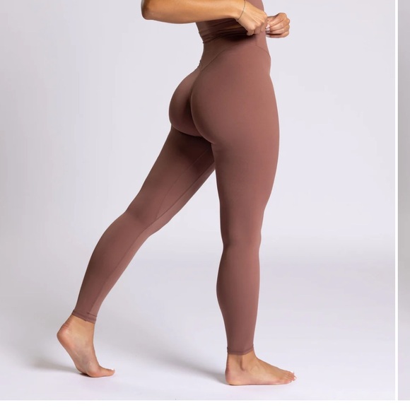 P’tula FEATHERTECH Classic Legging - Redwood: 26” - Picture 2 of 7